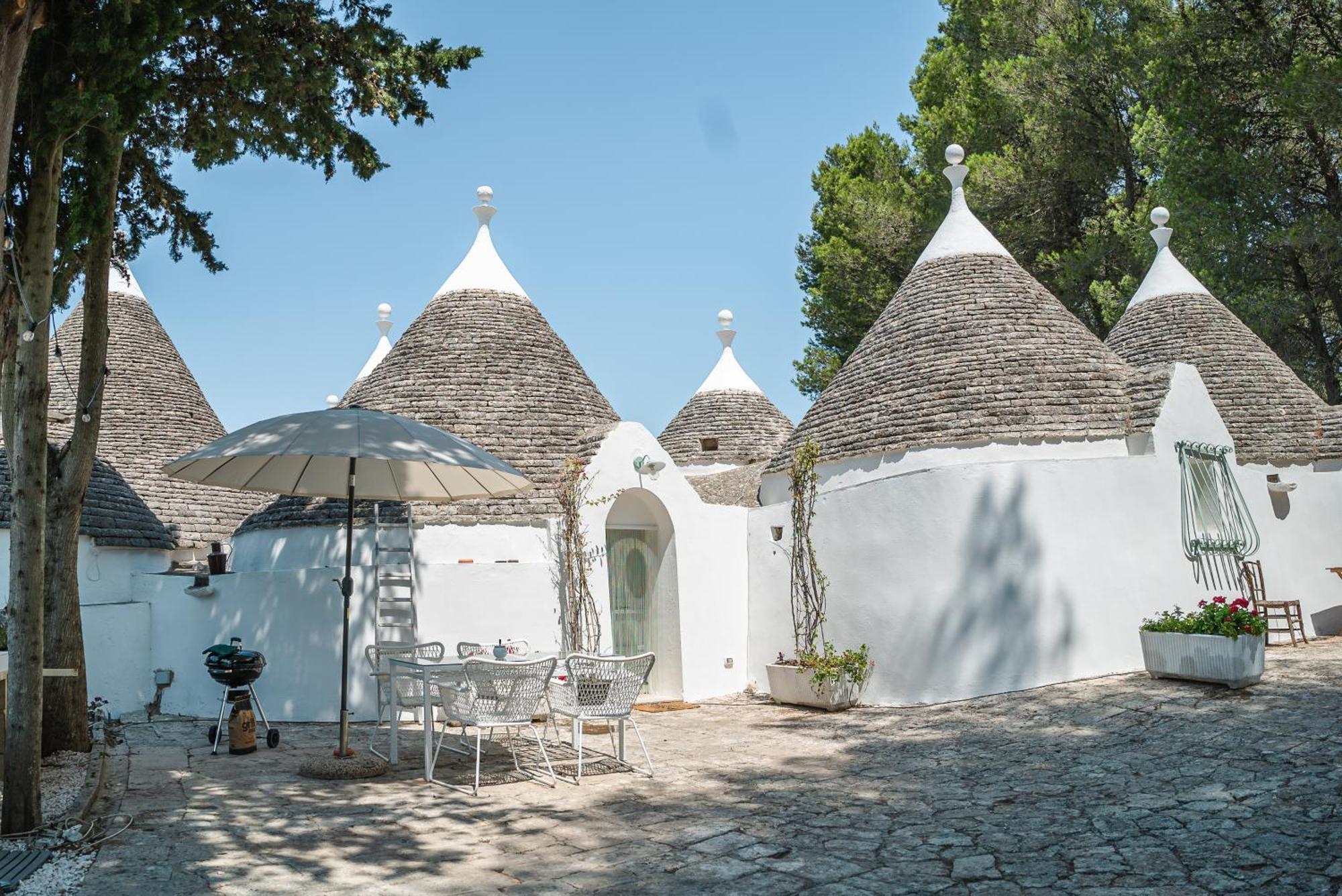 Ad Un Passo Da Cisternino - Trulli Con Foresta, Bici E Barbecue Exterior foto